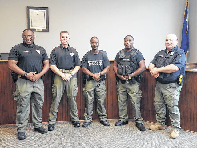 
			
				                                Officers from The Town of Prosperity were recently recognized at the Prosperity Town Council meeting on August 17.
                                 Courtesy of Prosperity PD

			
		