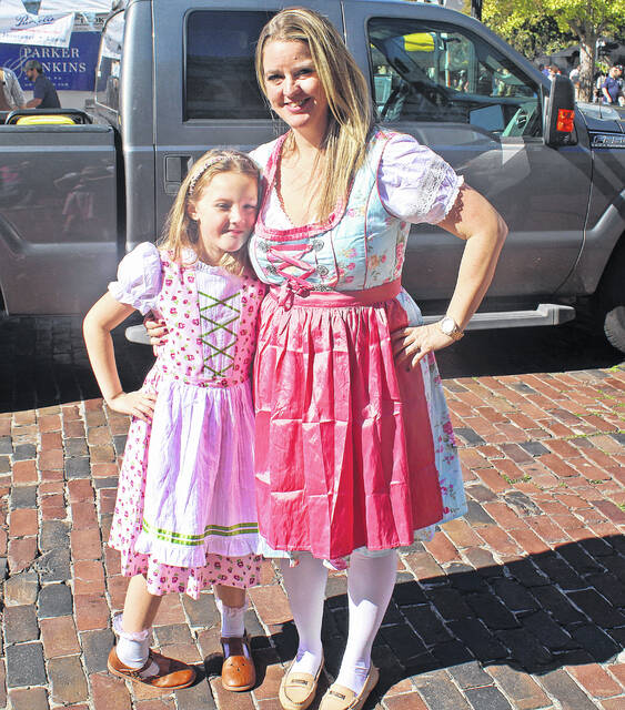 Mary and Annabella Shealy, of Chapin, were a perfect duo.
                                 Andrew Wigger | The Newberry Observer