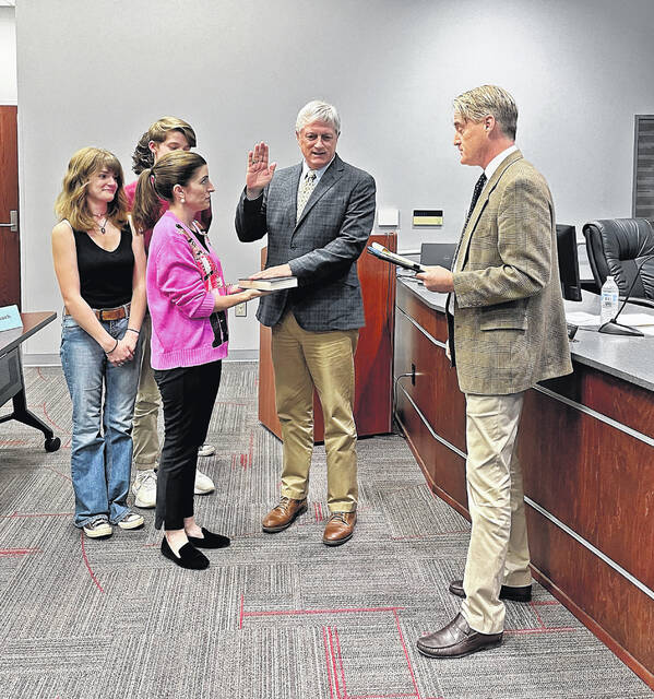 Shannon, Gray sworn in Newberry Observer