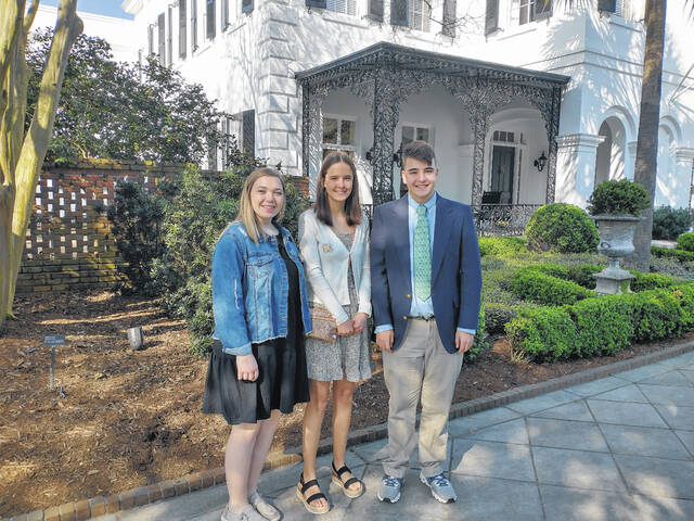 129437109_web1_nby-1
Dianna Moore, Julianna Smith, Gaillard Smith at the S.C. Governors Mansion prior to a tour on S.C. 4-H Legislative Day.
Courtesy photo