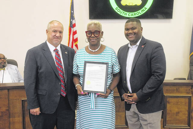 130669334_web1_Juneteenth-Proclamation
County Councilman Nick Shealy, left, presented City of Newberry Council Members Jackie Holmes and Carlton Kinard with a proclamation declaring June 19, 2024 Juneteenth in recognition of the abolition of slavery in the United States.
Kelly Duncan | The Newberry Observer