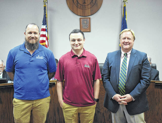 130905576_web1_Dustin-Guy
Dustin Guy was recognized by City Council for his five years of service. He currently holds the position of Public Works Service Streets Supervisor.
Courtesy photos