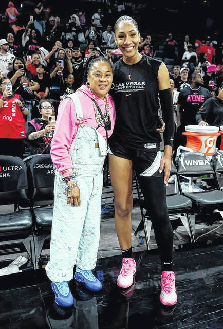 Dawn Staley lands a new summer gig with CBS Sports for WNBA pregame show |  Newberry Observer