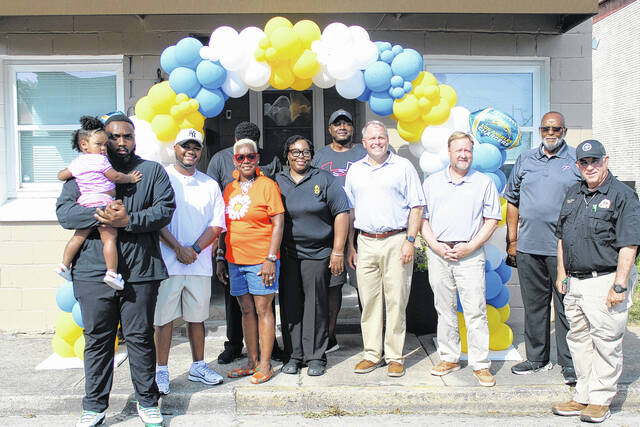 131645001_web1_Blessed-2
The ribbon is officially cut on Blessed by the Best Soul Food!
Greg Hollis photos | The Newberry Observer