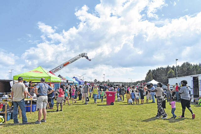 131755910_web1_thumbnail_DSC_0615EDIT 
			
				                                Participants can enjoy drinks and snacks provided by several community organizations, as well as giveaways from various vendors on site. Inflatables and other outdoor activities will be available for children to enjoy. (Courtesy photo).