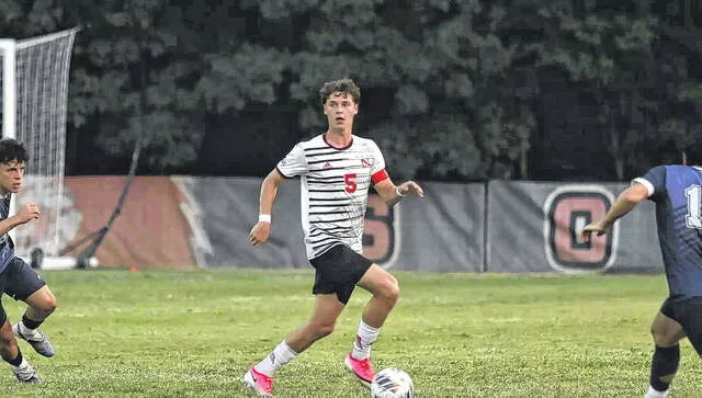 Wolves men’s soccer fall to SWU