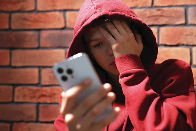 Spot the signs of cyberbullying