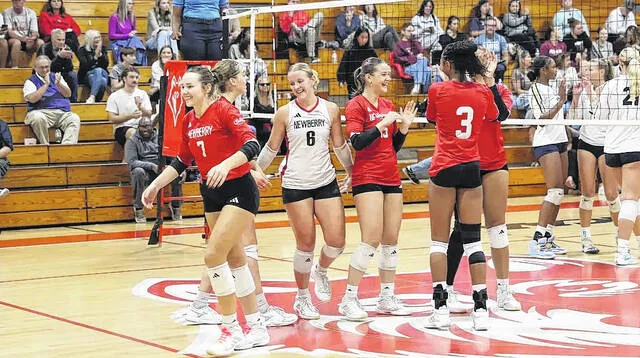 Wolves bounce back with dominant four-set victory over Coker